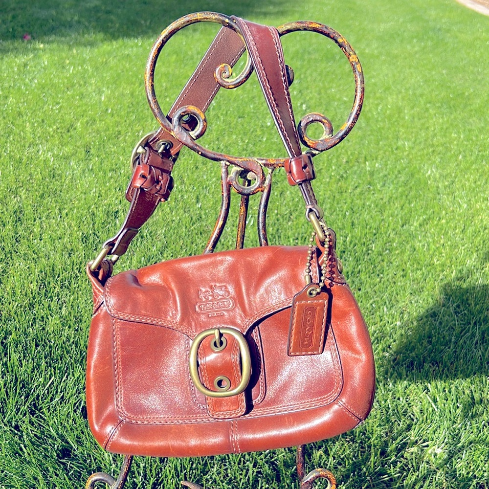 Small Coach leather shoulder purse